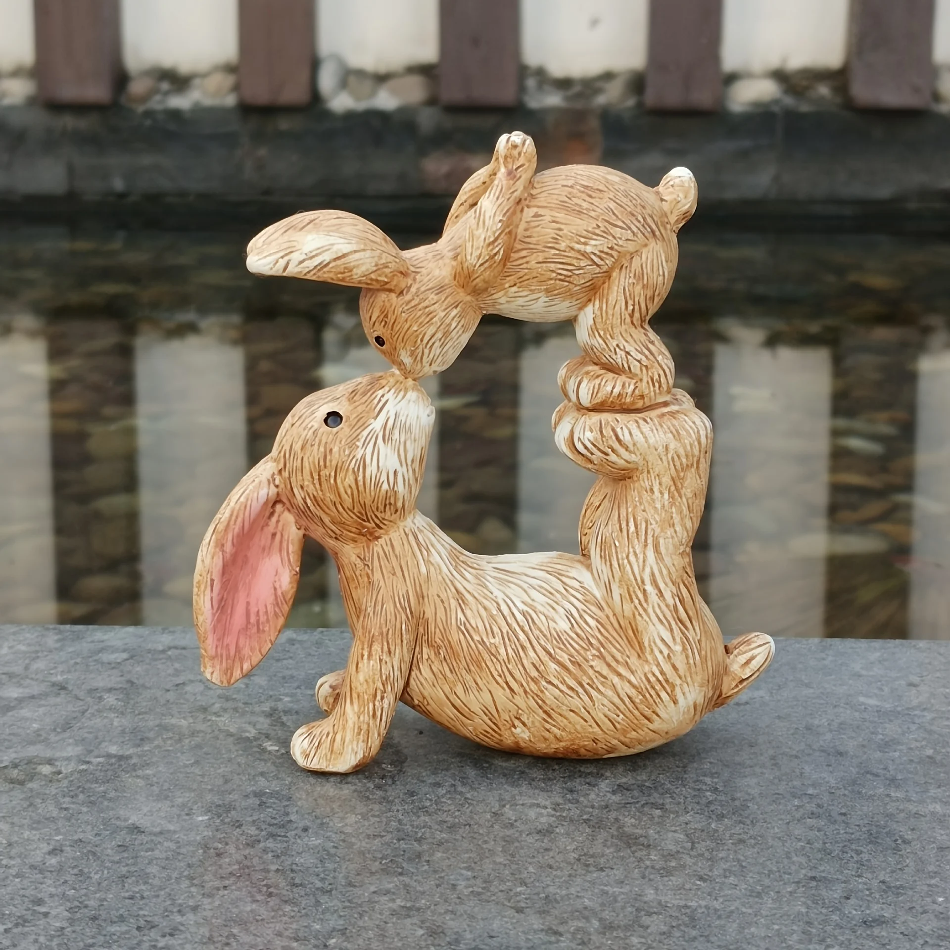 Garden Resin Kissing Bunny Sta - Bonsai Garden Desk reseña y precio
